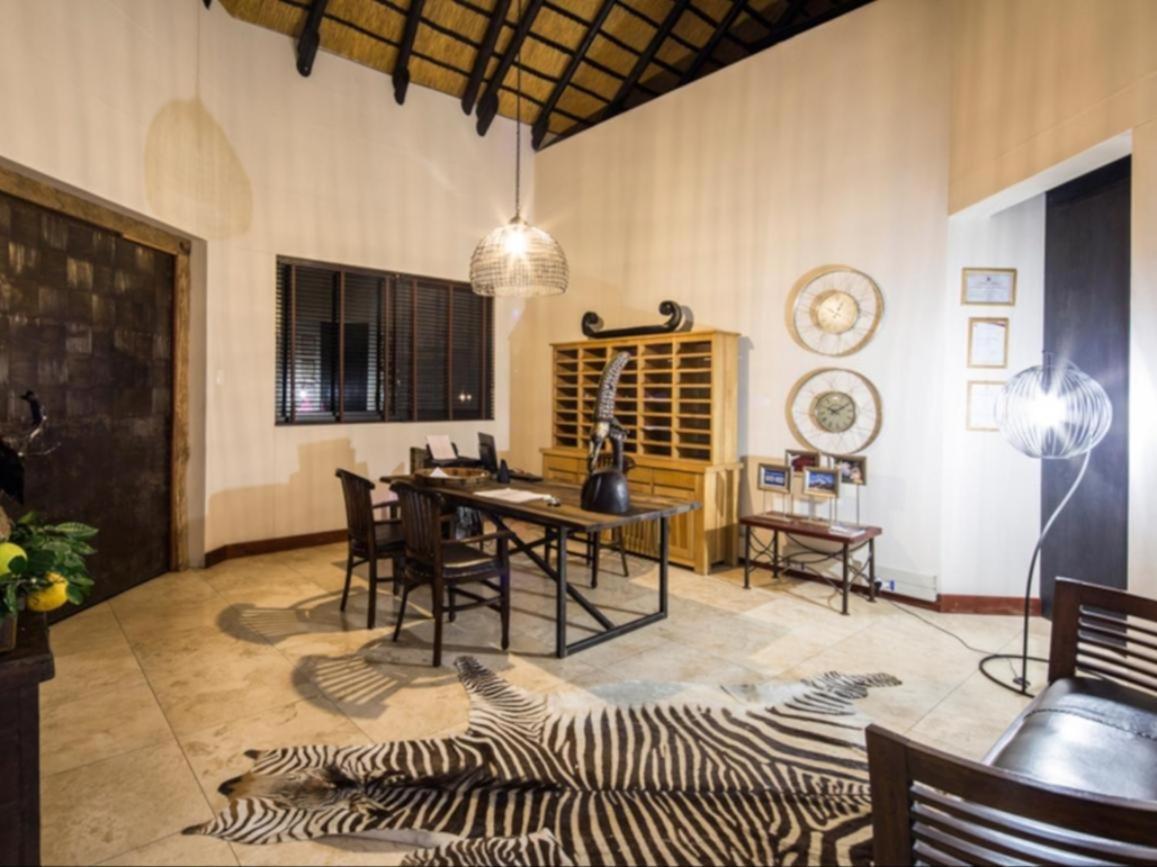 La Rochelle Lodge Namibia Цумеб Экстерьер фото